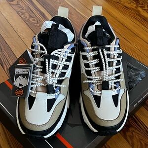 No Two Ways “Shift” Sneakers – Cream / Beige / Black – Size US10